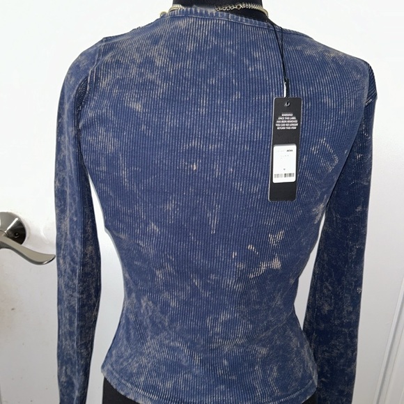 FashionNova NWT long Sleeves stretch two toned Top size M - Picture 3 of 4